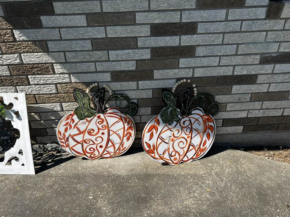 White Chenosire Pumpkin door hanger