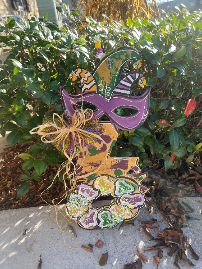 mardi gras tri piece door hanger